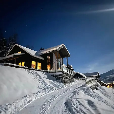 Wonderful Spacious In Geiranger Daire *