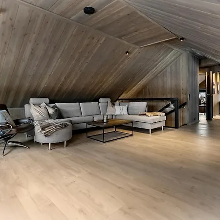 Wonderful Spacious In Geiranger